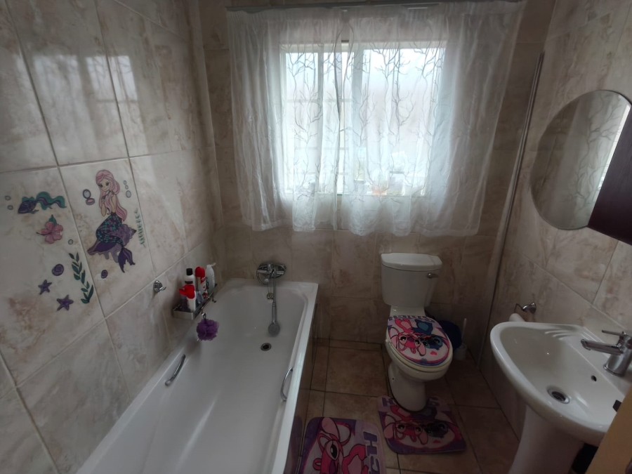 3 Bedroom Property for Sale in Waterval East North West
